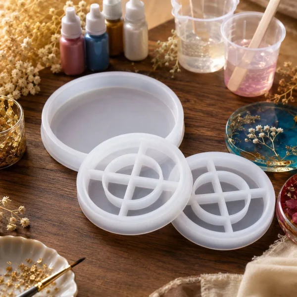 Round silicone mold with a rim